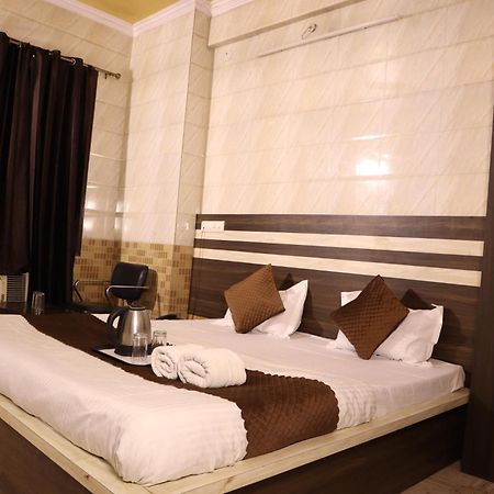 Hotel P R Palace Lucknow Eksteriør billede