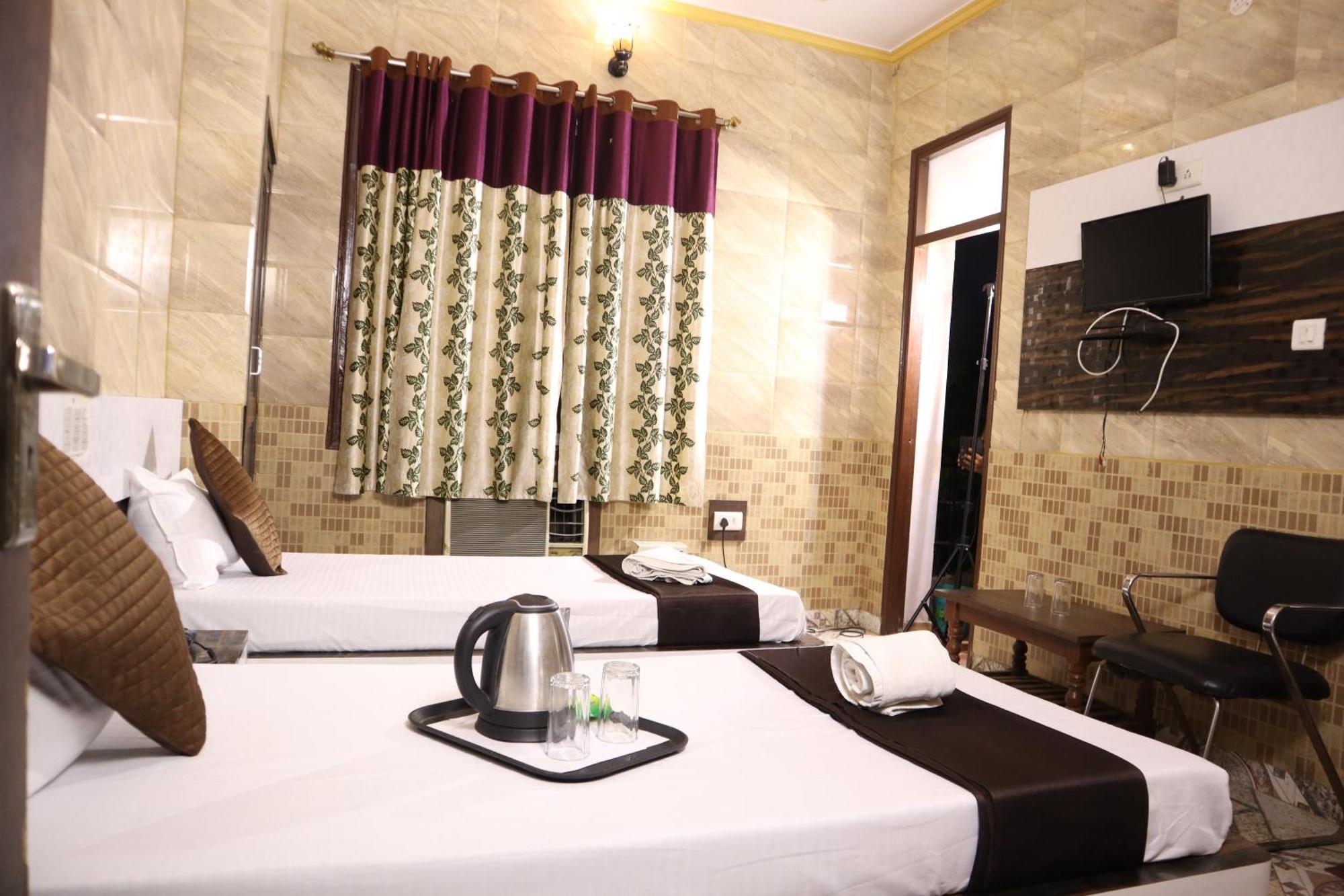 Hotel P R Palace Lucknow Eksteriør billede