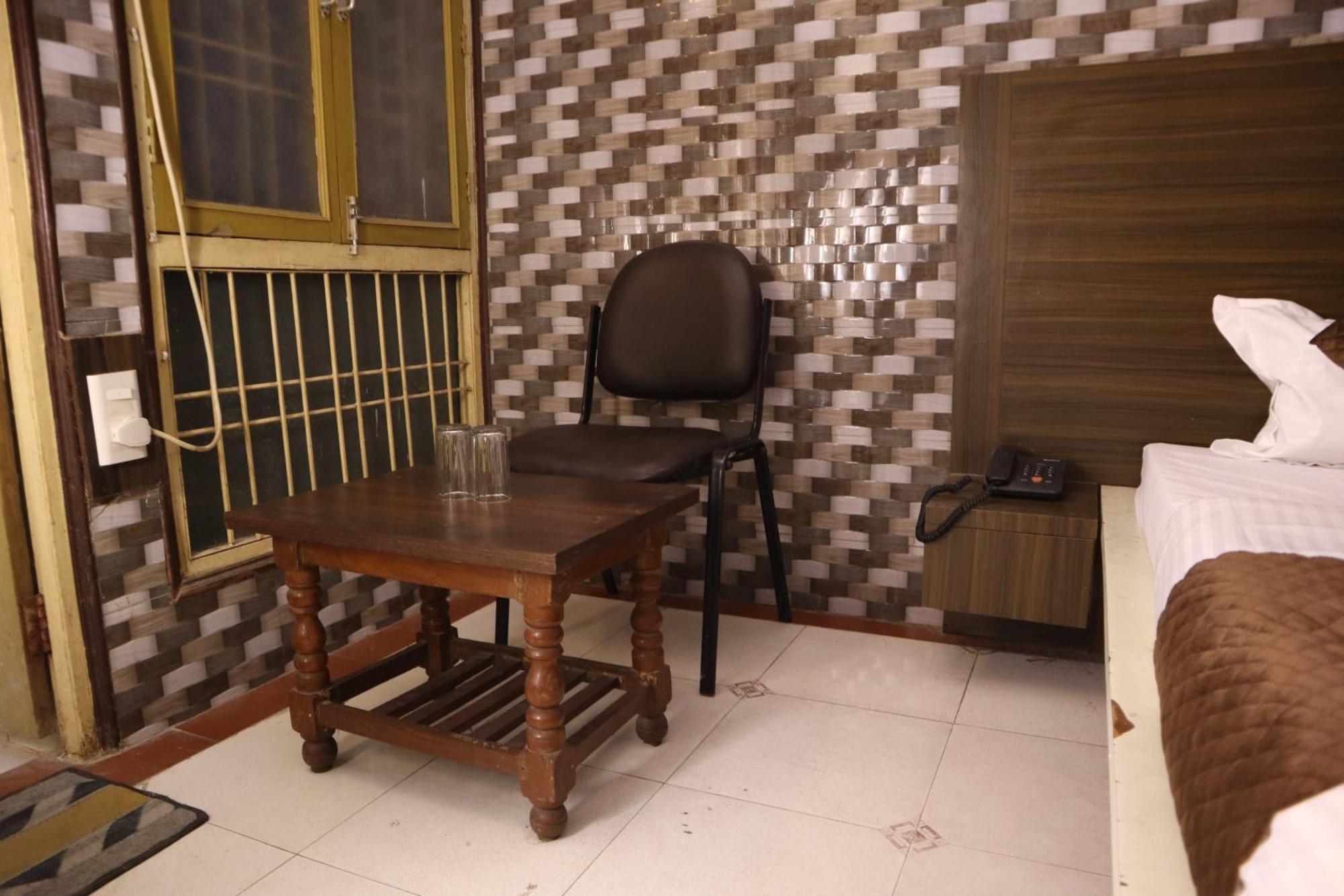 Hotel P R Palace Lucknow Eksteriør billede